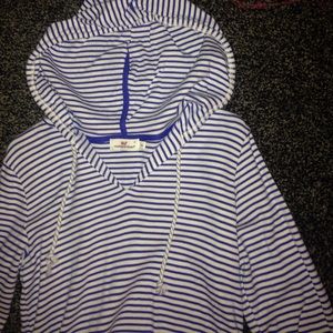 Vineyard vines sweatshirt dress.