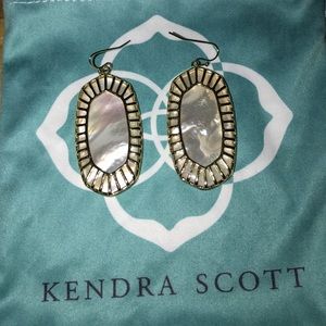 Kendra Scott Danielle Earrings in Pearl
