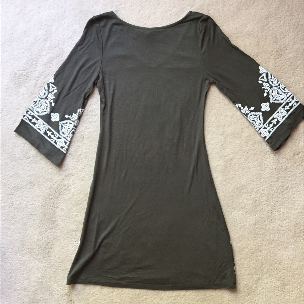 Bell Sleeved Olive Patterned Dress - Picture 2 of 4