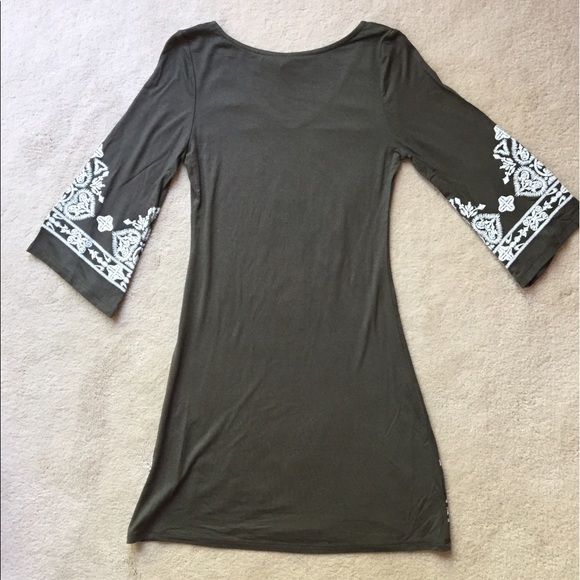 Bell Sleeved Olive Patterned Dress - Picture 2 of 4