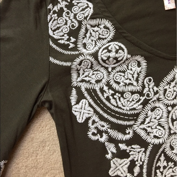 Bell Sleeved Olive Patterned Dress - Picture 4 of 4