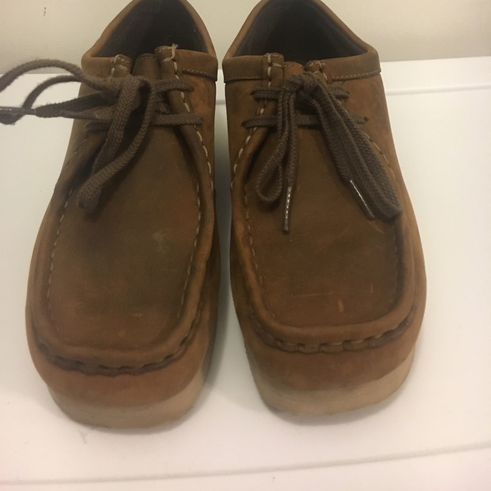 **BRAND NEW CLARKS-WALLABYS ONLY WORN TWICE**