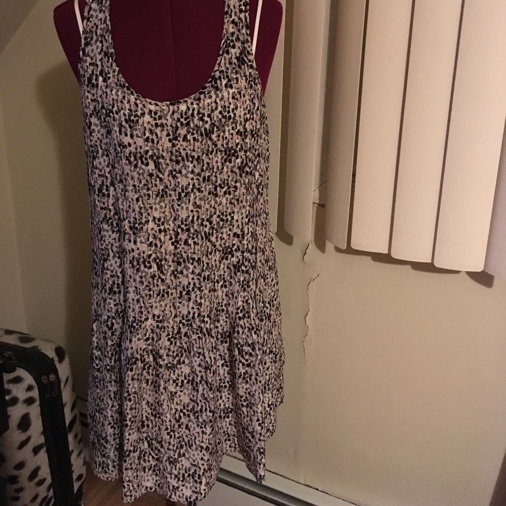 Perfect desk to drinks dress!