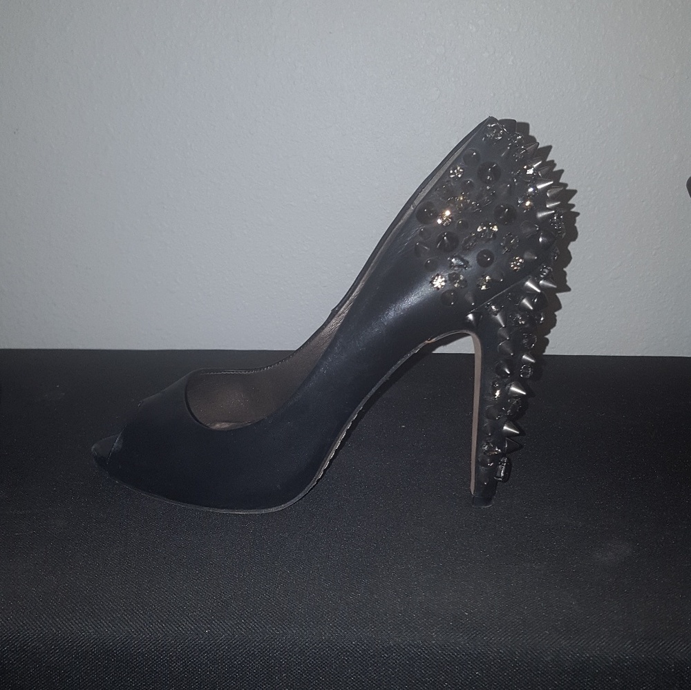 Peep toe spike