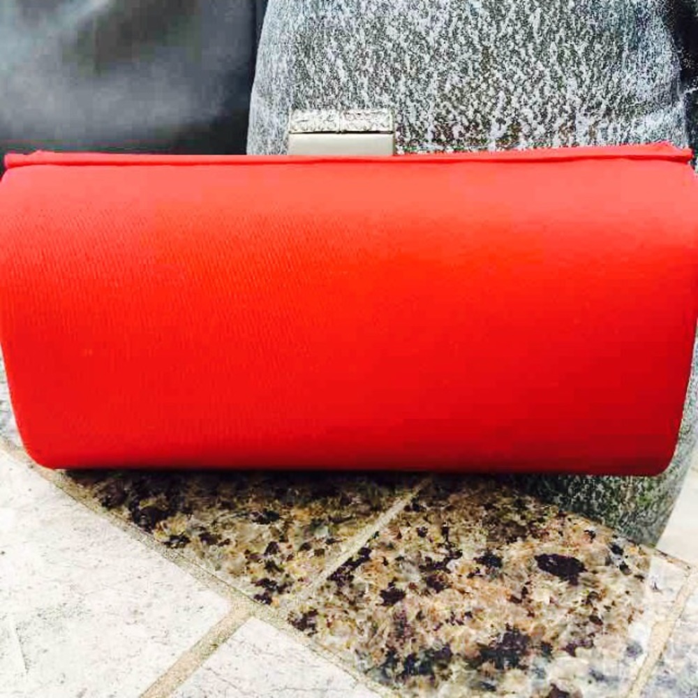 ♦️Red Clutch 👛 W 💎