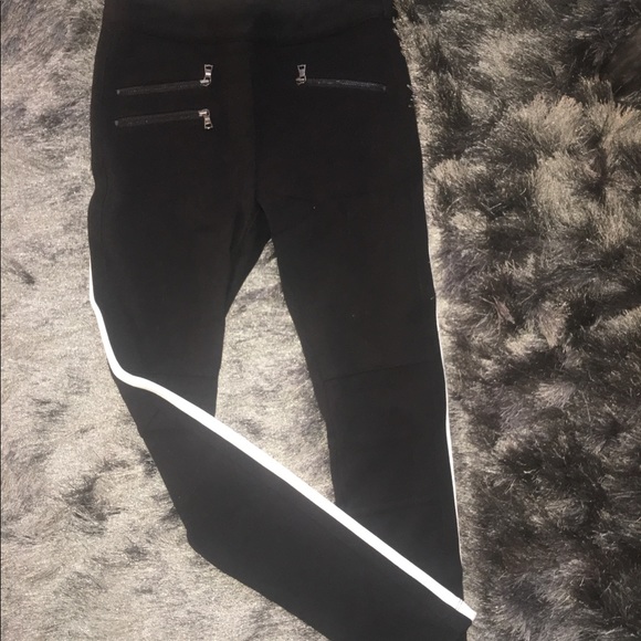 black and white BCBG leggings - Picture 2 of 3