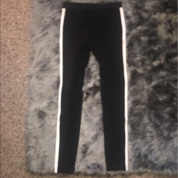 black and white BCBG leggings - Picture 3 of 3
