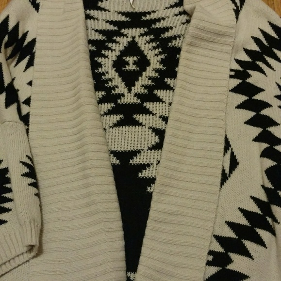 Aztec oversized sweater - Picture 2 of 2