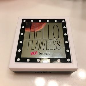 Benefit Hello Flawless powder