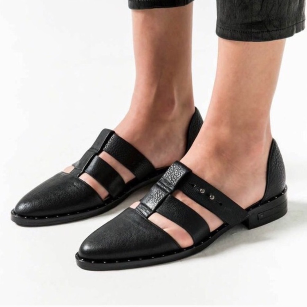 Freda Salvador lock t-strap flats