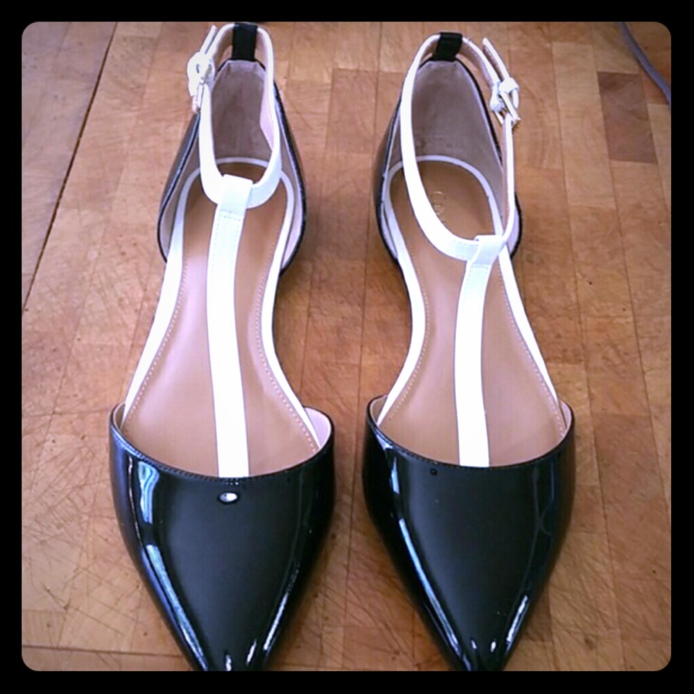 Black and White Calvin Klein Flats Size 8 NWOT