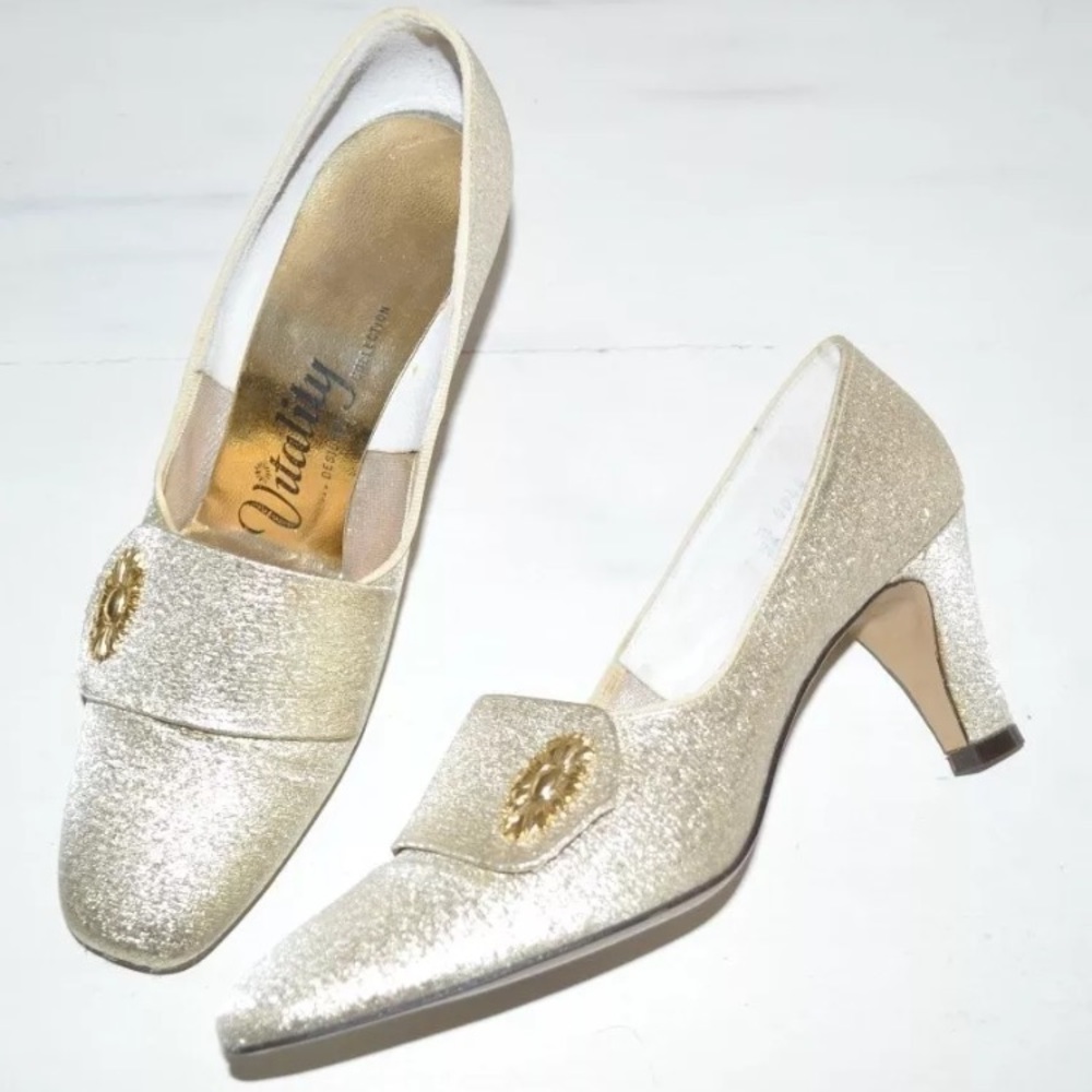 Vintage 1950s 60s Vitality Gold Pumps Heels Shoes