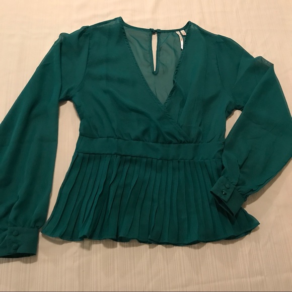 Tops - Chiffon peplum top