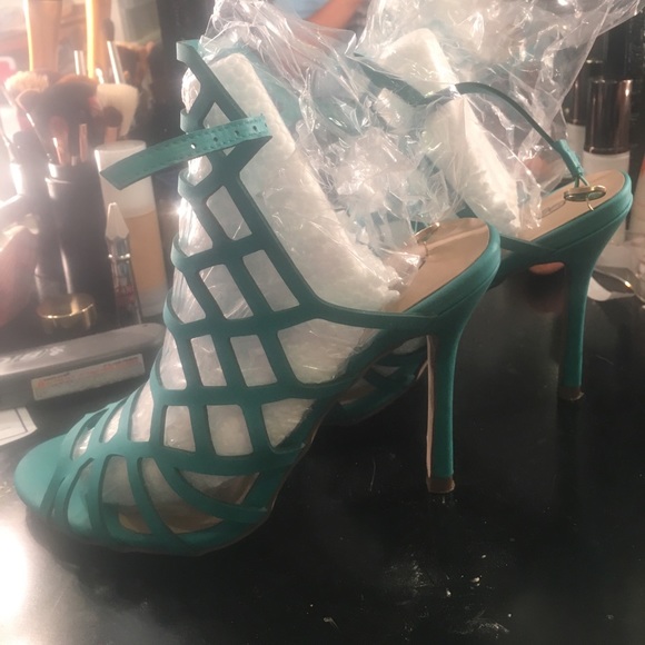 Turquoise caged shoes - Picture 3 of 4