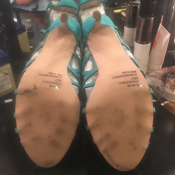 Turquoise caged shoes - Picture 4 of 4