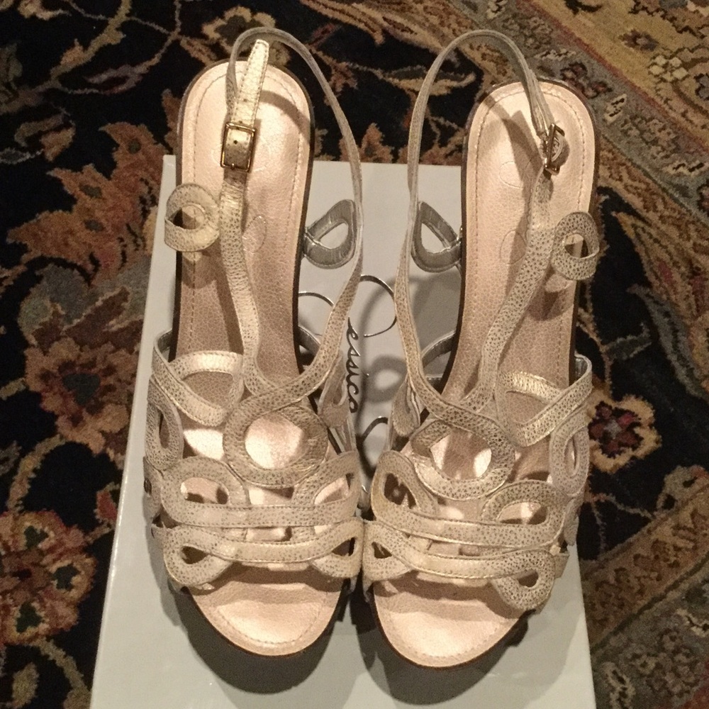Sexy Jessica Simpson Ivory Shoes (Like New)