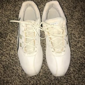 Cheer shoes