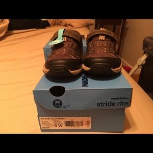 NWT! Toddler boys stride rite sandals