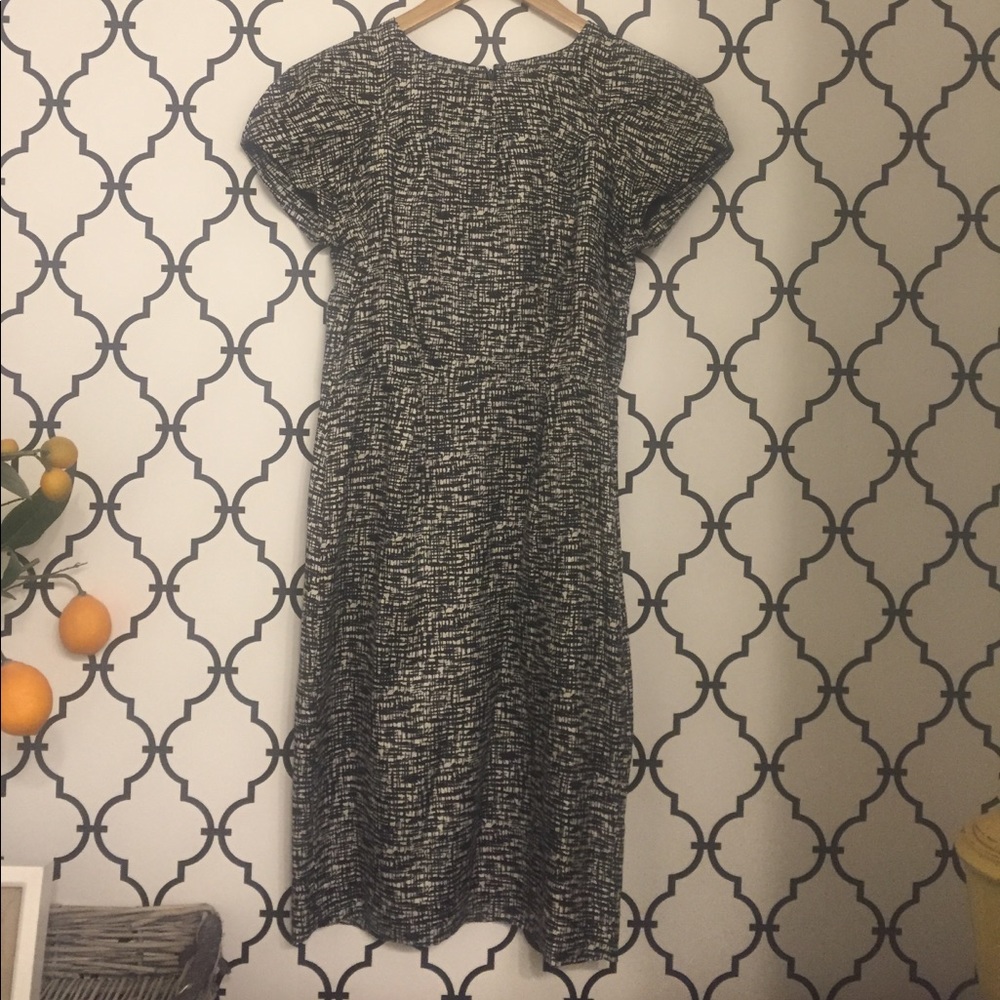 BR Black and white graphic puff sleeve silk dress