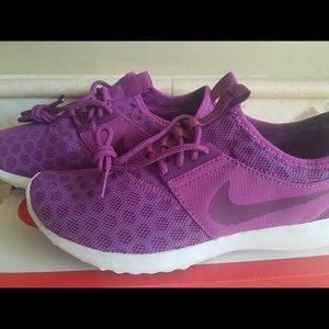 Nike Juvenate Women's size 7