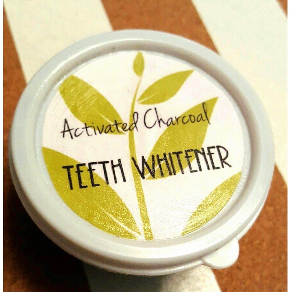 Activated Charcoal Teeth Whitener