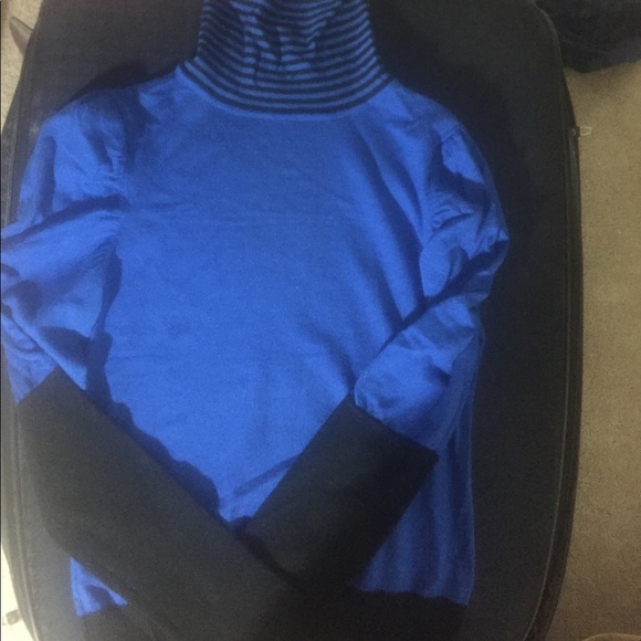 Sweater - Picture 1 of 1