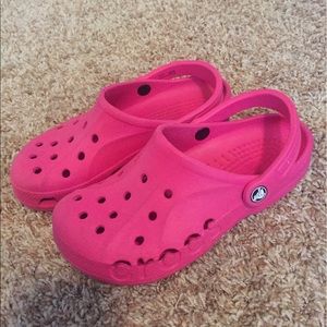 SIZE 7 WOMENS PINK CROCS