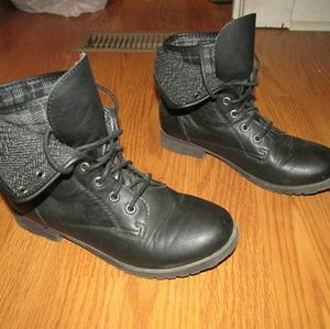 Rock & Candy spraypaint boots