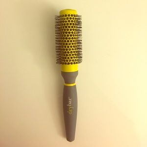 NWOT Drybar Half Pint Small Round Ceramic Brush