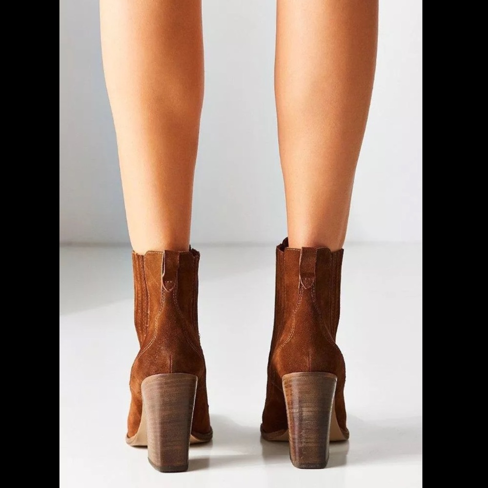 Dolce Vita suede tan brown conway ankle bootie - Picture 4 of 8
