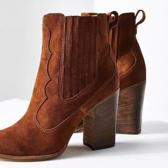 Dolce Vita suede tan brown conway ankle bootie - Picture 5 of 8