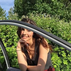 Meet your Posher, Olivia