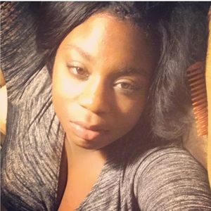 Meet your Posher, Devona