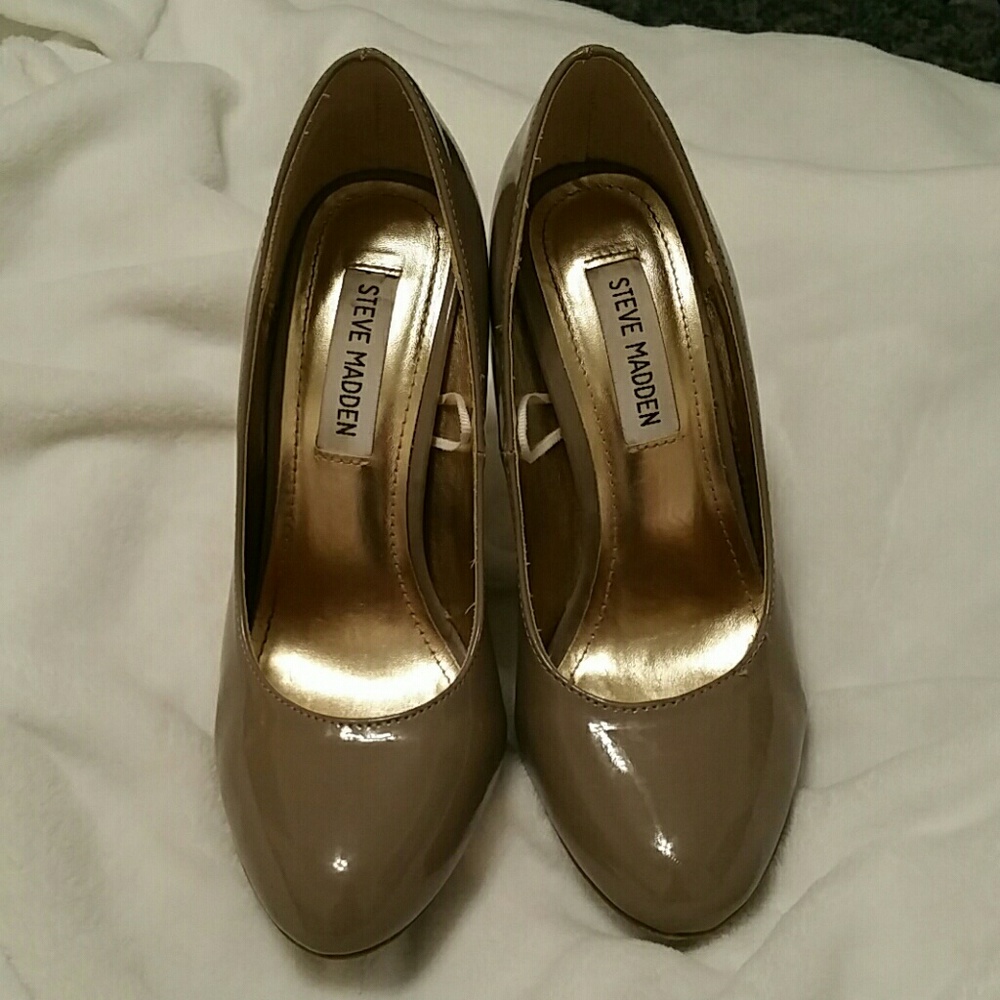 Nude/tan Steve Madden heels