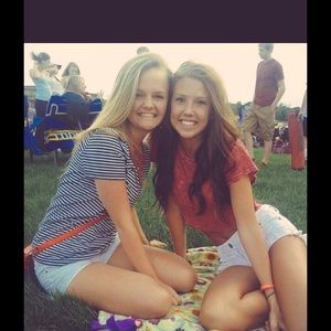 Meet your Posher, Lauren