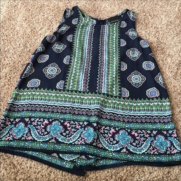 Pretty summer top - Picture 2 of 4