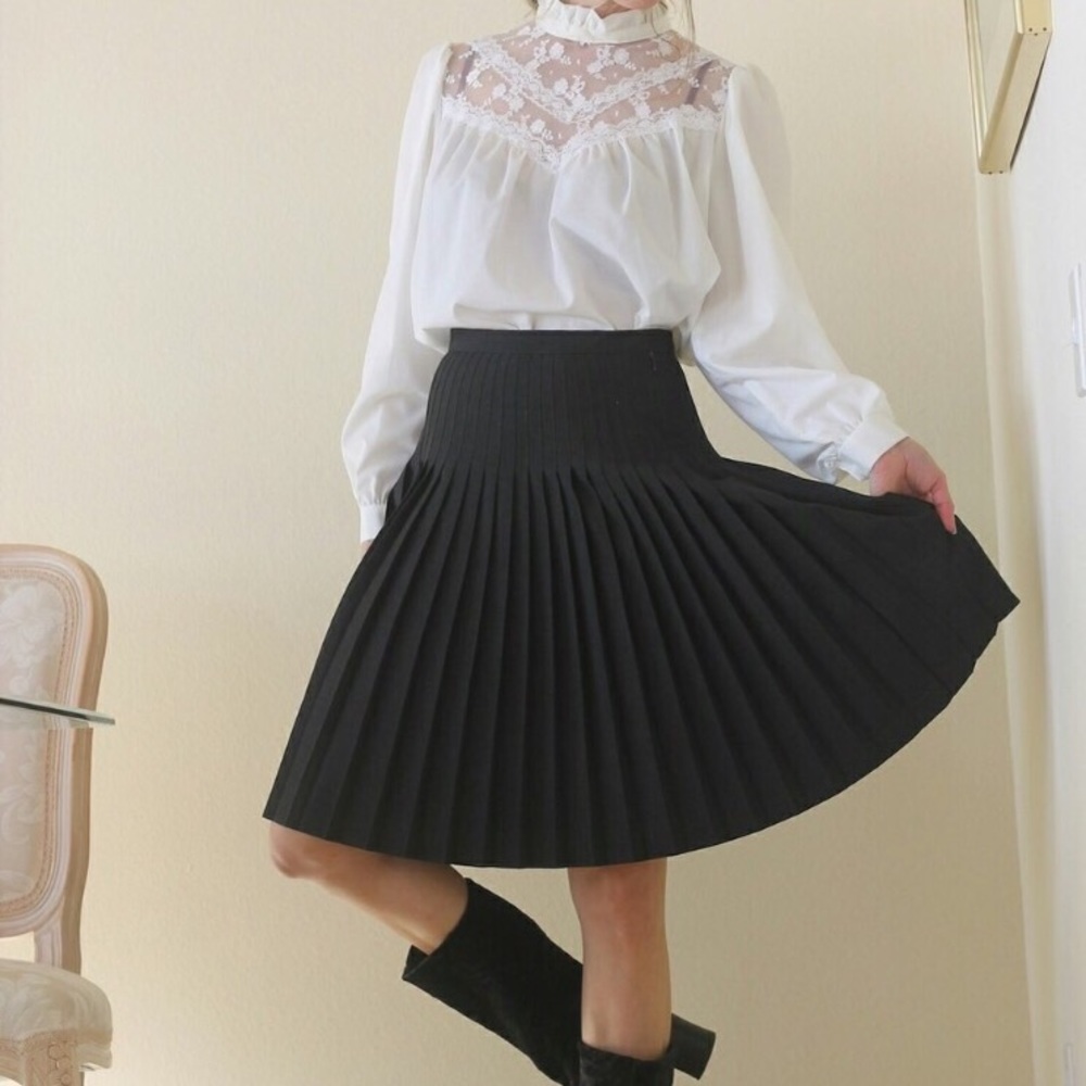 FINAL CHANCE! Black Pleated Midi Skirt