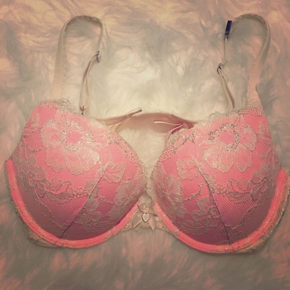 NWT Victoria's Secret 34D Body By Victoria Bra