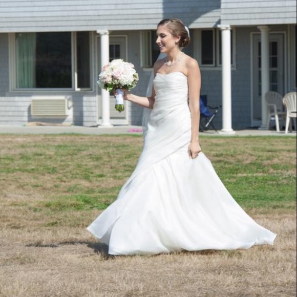 Monique Lhuillier wedding dress Delphine - Picture 2 of 5