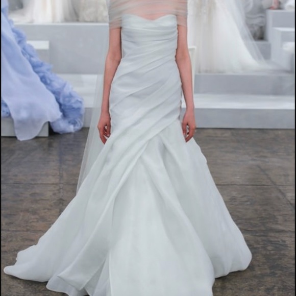 Monique Lhuillier wedding dress Delphine - Picture 4 of 5