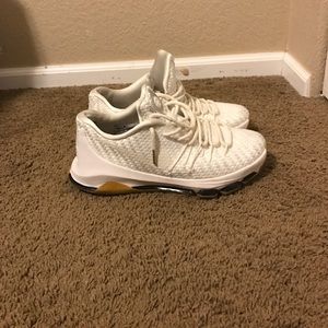 Kd 8 triple white