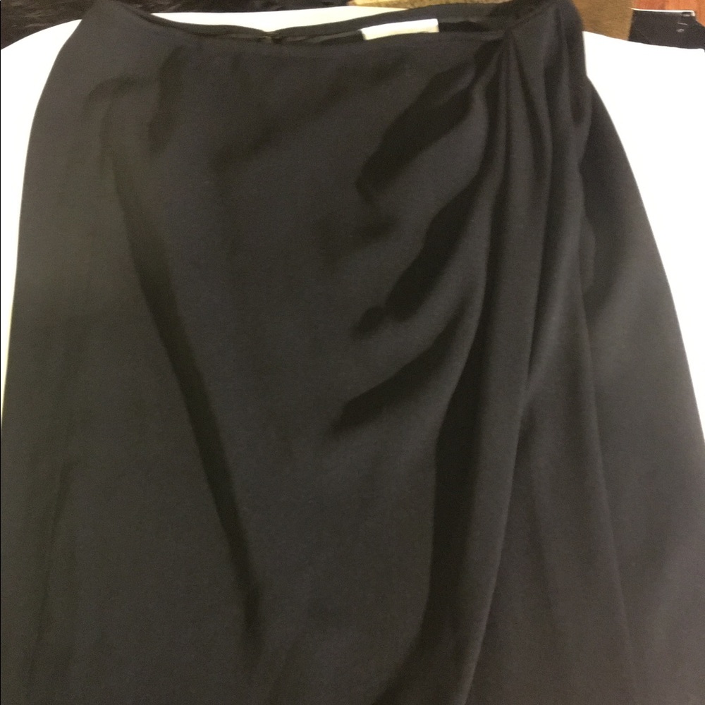 EMANUEL UNGARO  Elegant black skirt size 12