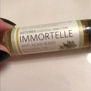 doTERRA Makeup - doTerra Immortelle Anti-Aging Rollerball-Like New doTERRA Makeup - doTerra Immortelle Anti-Aging Rollerball-Like New