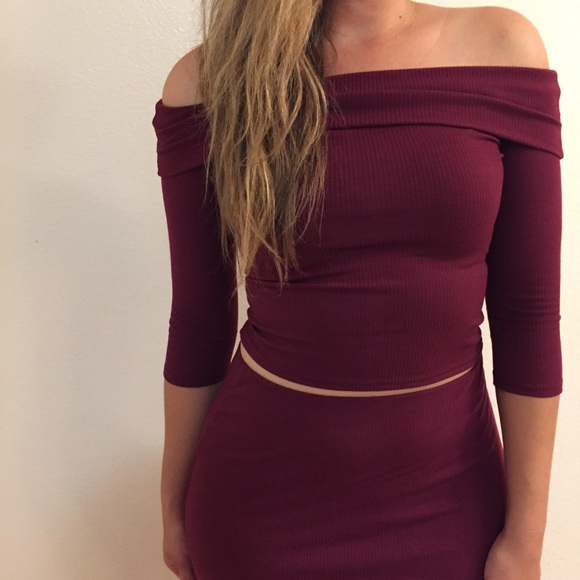 •LAST 1• Wine Ribbed Off The Shoulder Top & Skirt - Picture 2 of 7
