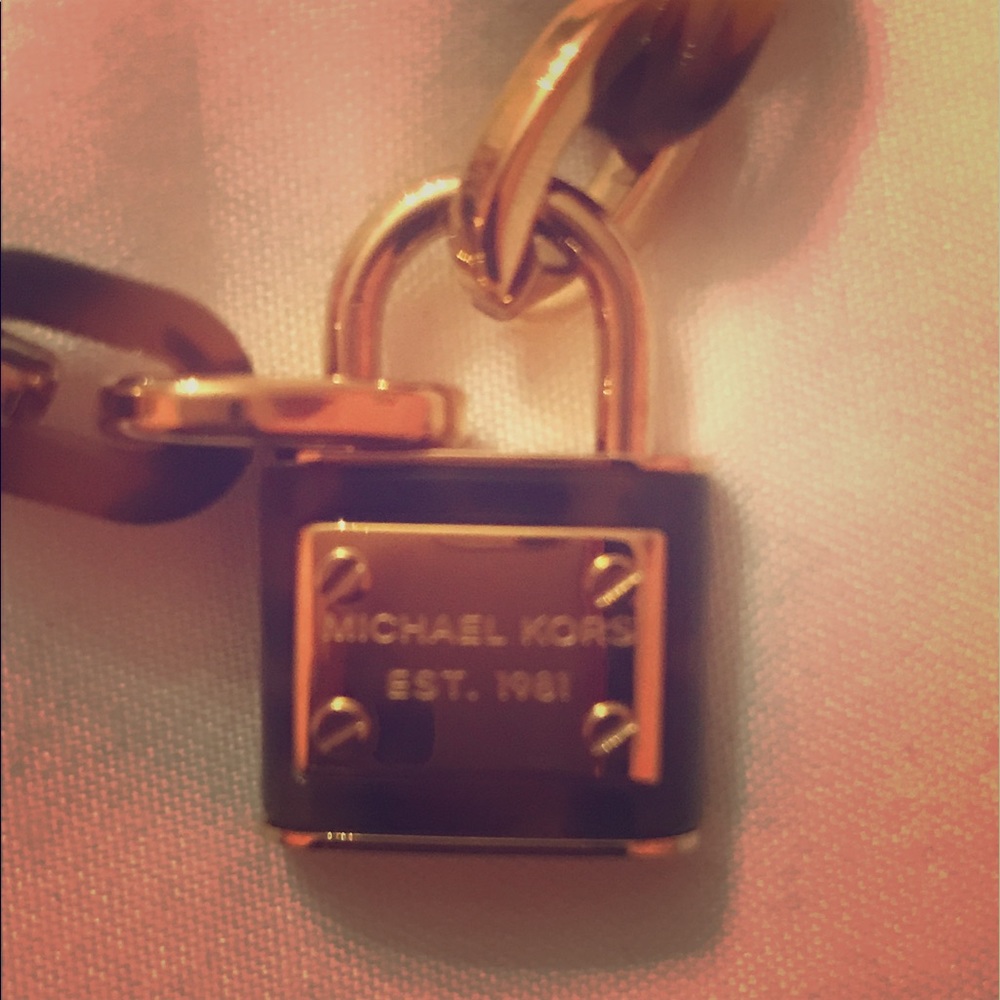Super cute Michael kors chain link necklace