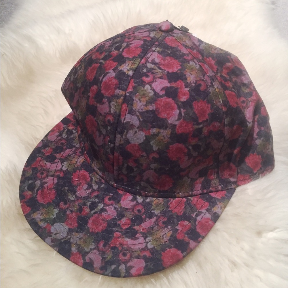 TOPSHOP/TOPMAN 5 Panel Floral Hat