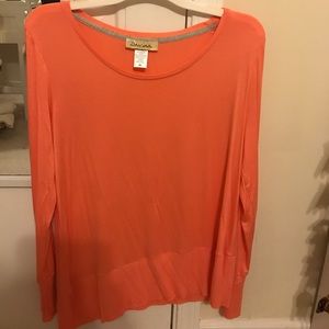 Coral scoop-neck long sleeve