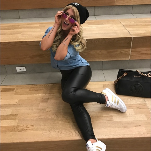 Meet your Posher, Victoria - Picture 2 of 3