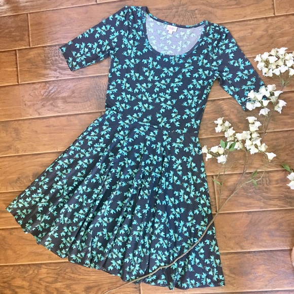 LuLaRoe Dresses & Skirts - LuLaRoe Blue Floral Nicole Dress - Size L