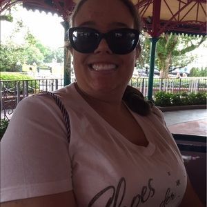 Meet your Posher, Angela